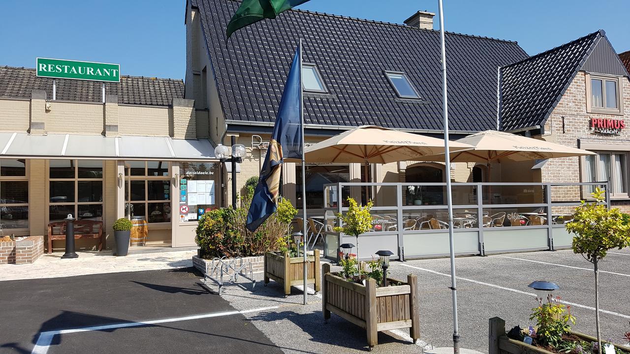 Hostellerie Daiseldaele Dadizele Exteriör bild